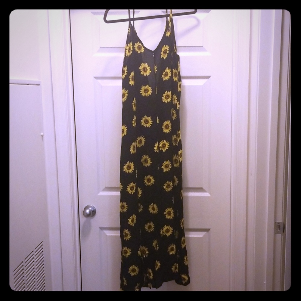 Adorable sunflower maxi dress